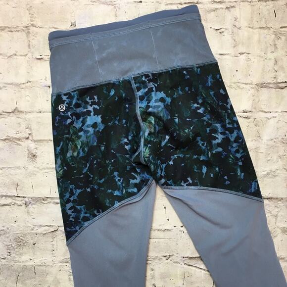 Lululemon Running in the City Tight! - Picture 5 of 6